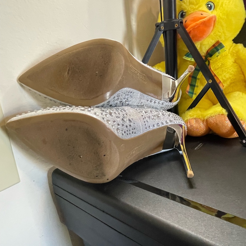 Shoes - Picture 5 of 5